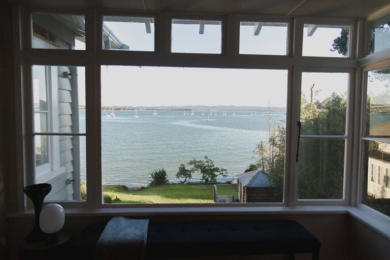 Photo of property in 112 Queen Street, Northcote Point, Auckland, 0627