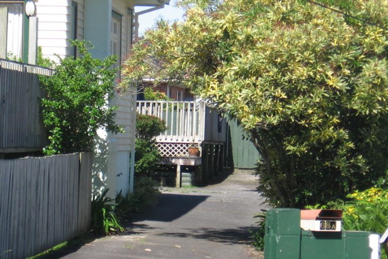 Photo of property in 1/68 Savoy Road, Glen Eden, Auckland, 0602