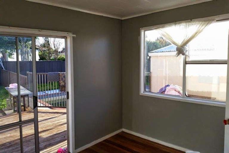 Photo of property in 9 Carbery Place, Manurewa, Auckland, 2102