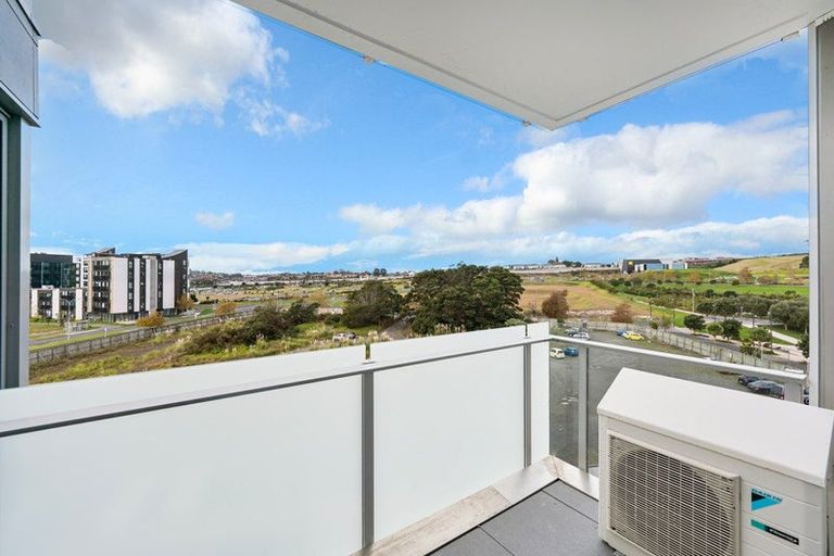 Photo of property in 604/27 Don Mckinnon Drive, Albany, Auckland, 0632