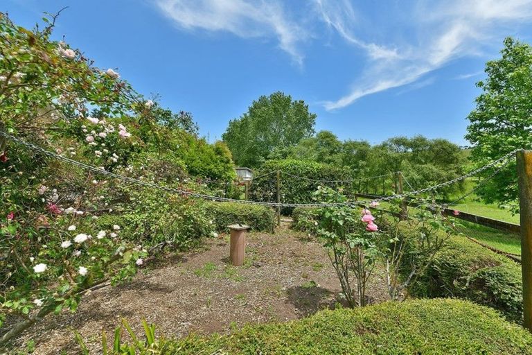 Photo of property in 280 Inland Road, Helensville, 0875