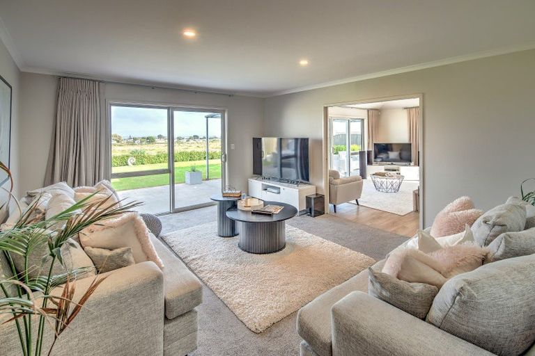 Photo of property in 37 Magnolia Crescent, Tawhero, Whanganui, 4501