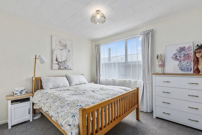 Photo of property in 128 Conclusion Street, Ascot Park, Porirua, 5024