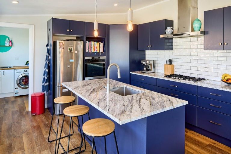 Photo of property in 6 York Street, Moera, Lower Hutt, 5010