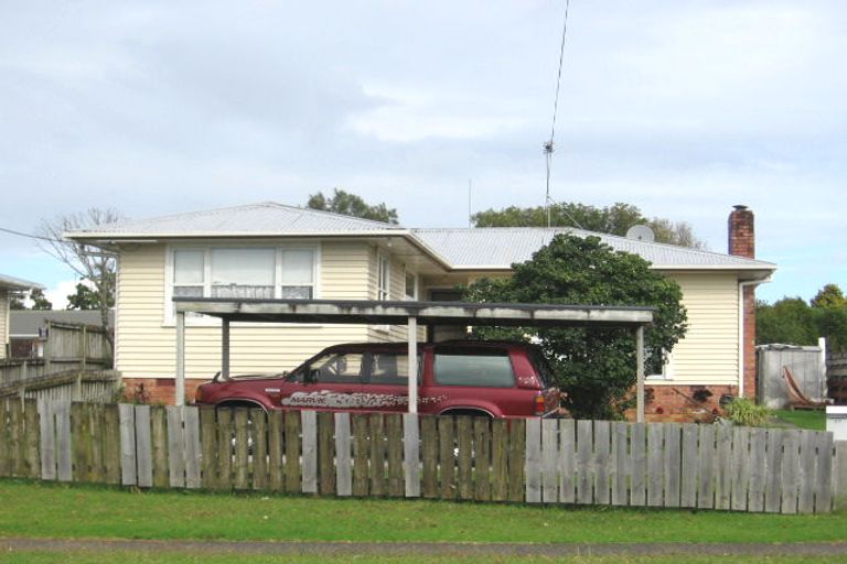 Photo of property in 15 Larnoch Road, Henderson, Auckland, 0610
