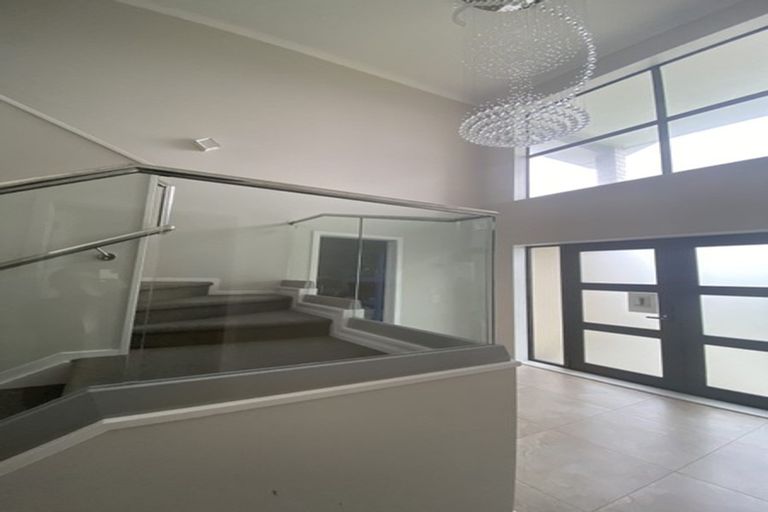 Photo of property in 9 Iwinuku Court, Wattle Downs, Auckland, 2103