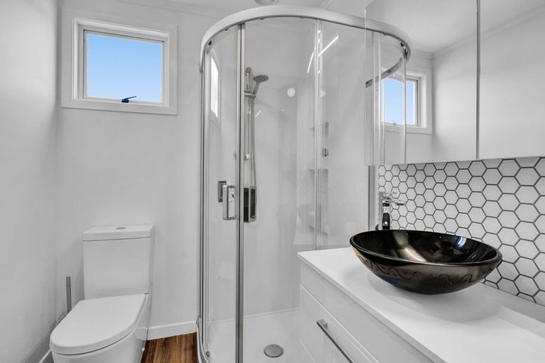 Photo of property in 22 Awanui Street, Merrilands, New Plymouth, 4312