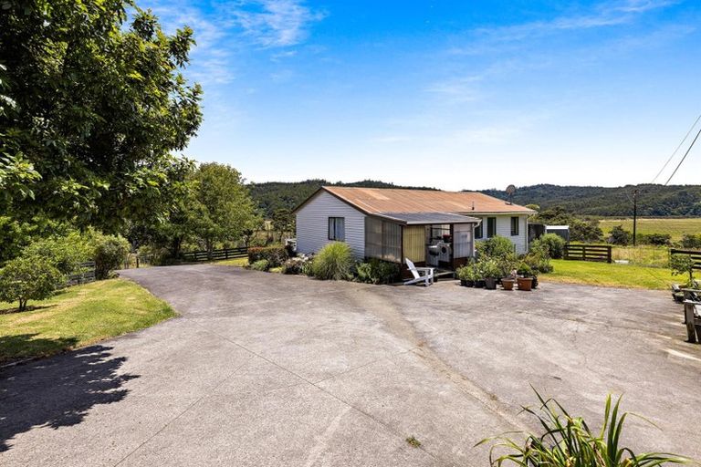 Photo of property in 380 Kaipara Coast Highway, Helensville, Kaukapakapa, 0871