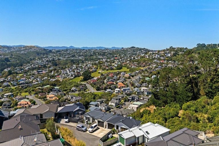 Photo of property in 75 Erlestoke Crescent, Churton Park, Wellington, 6037