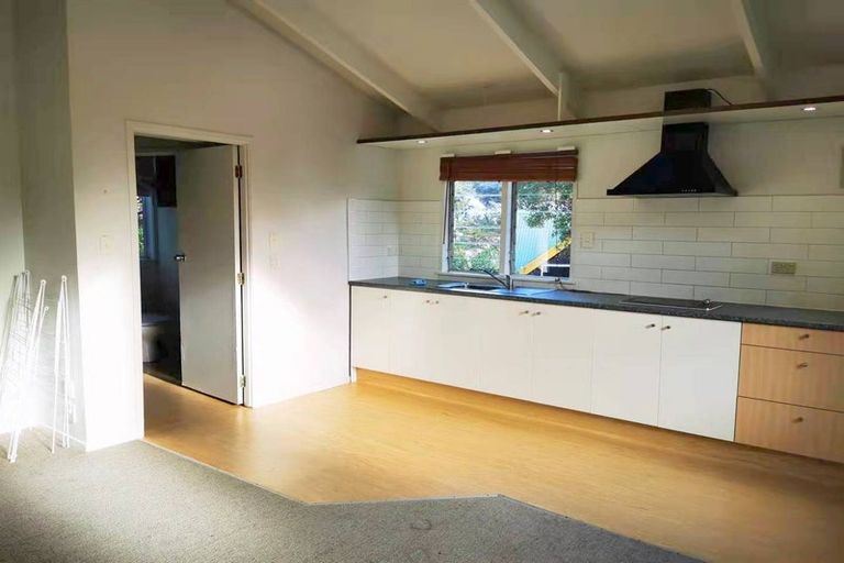 Photo of property in 30 Darcy Place, Massey, Auckland, 0614