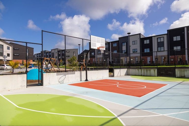 Photo of property in 8/25 Jabuka Street, Glen Eden, 0602