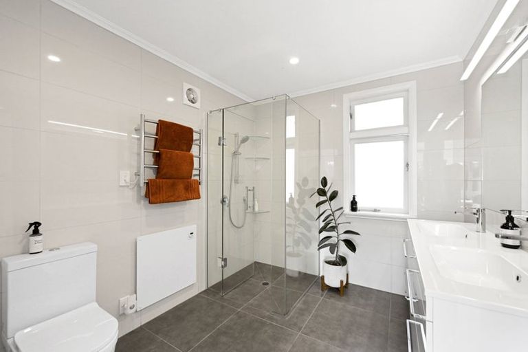 Photo of property in 168 Victoria Street, Cambridge, 3434