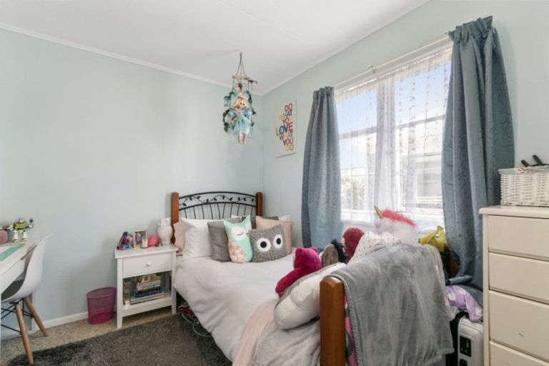 Photo of property in 16 Hay Street, Wainuiomata, Lower Hutt, 5014