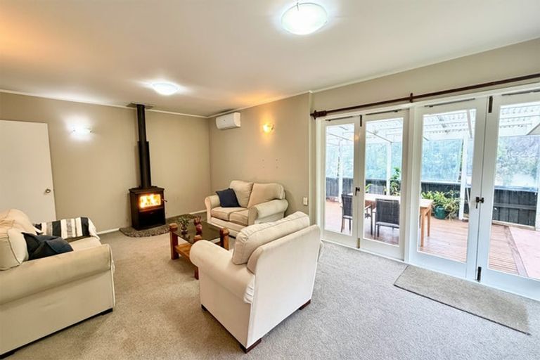 Photo of property in 19 Mappin Place, Chatswood, Auckland, 0626