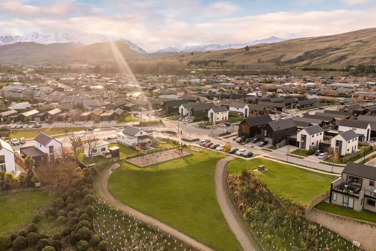 Photo of property in 17 Lorne Street, Lake Hayes, Queenstown, 9304