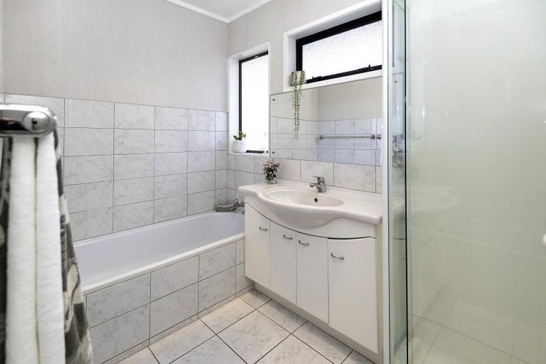 Photo of property in 4 Sarah Place, Farm Cove, Auckland, 2012