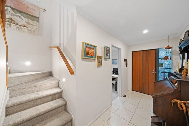 Photo of property in 3 Bezar Place, Flat Bush, Auckland, 2016
