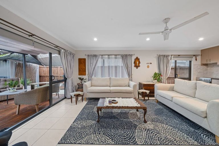 Photo of property in 3 Bezar Place, Flat Bush, Auckland, 2016