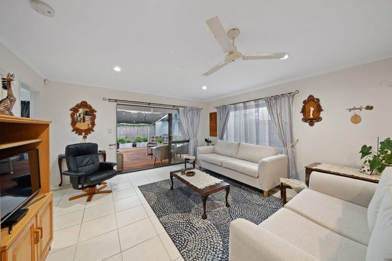 Photo of property in 3 Bezar Place, Flat Bush, Auckland, 2016