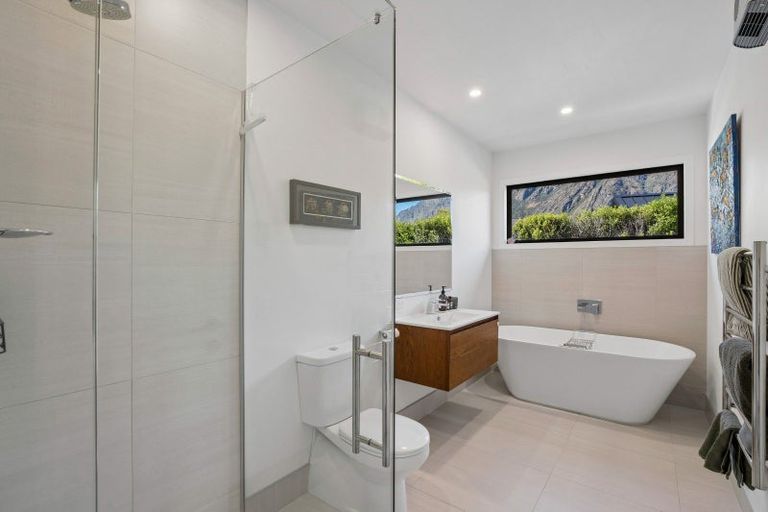 Photo of property in 4 Durness Court, Jacks Point, Queenstown, 9371