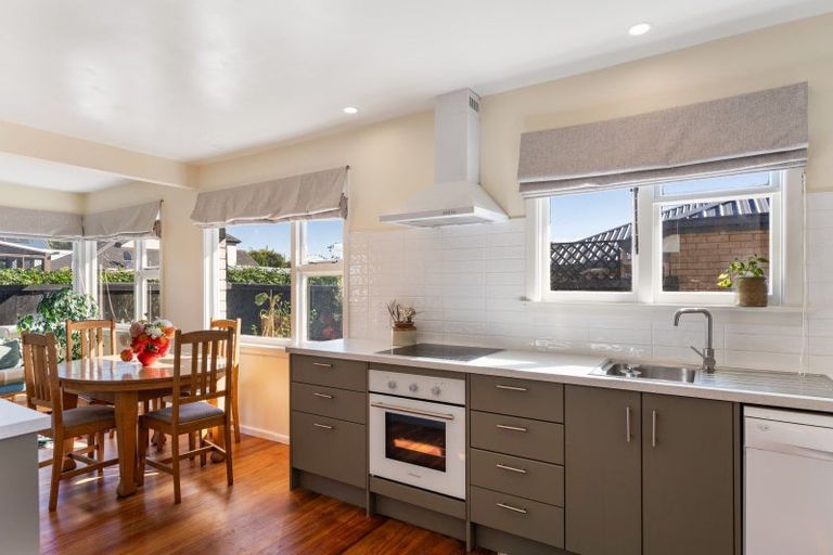 Photo of property in 14 Coniston Avenue, Ilam, Christchurch, 8041