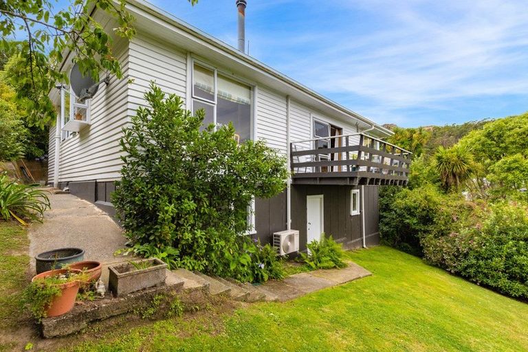 Photo of property in 17 Days Road, Lyttelton, 8082
