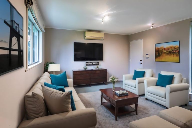 Photo of property in 10 Rangiwai Road, Titirangi, Auckland, 0604