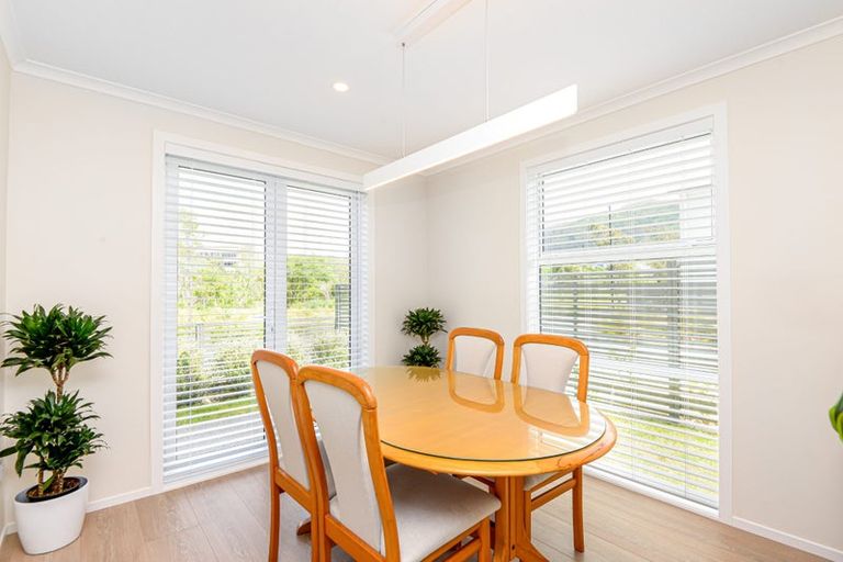 Photo of property in 32 Pateke Drive, Kenepuru, Porirua, 5022