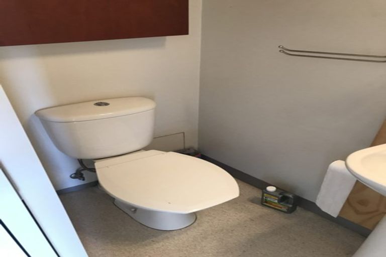 Photo of property in Urbane Apartments, 15/29 Webb Street, Mount Cook, Wellington, 6011