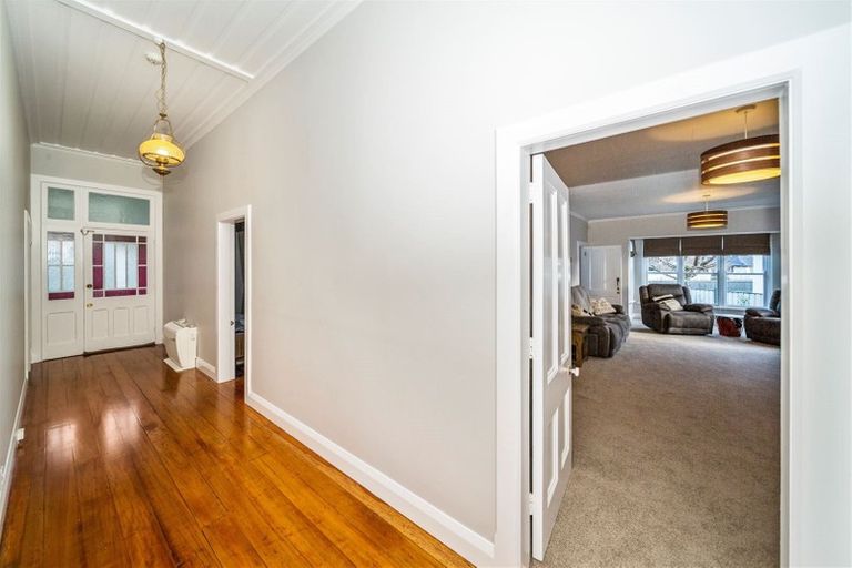 Photo of property in 1 Hunter Street, Hawera, 4610