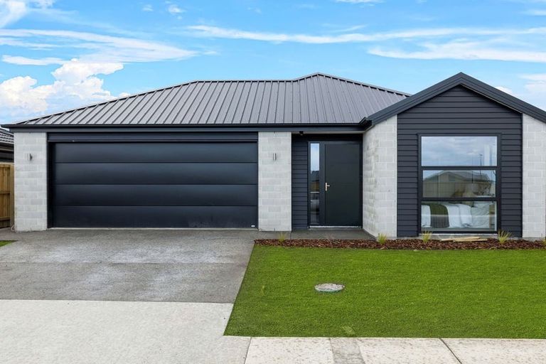 Photo of property in 17 Herridge Street, Woodend, 7691