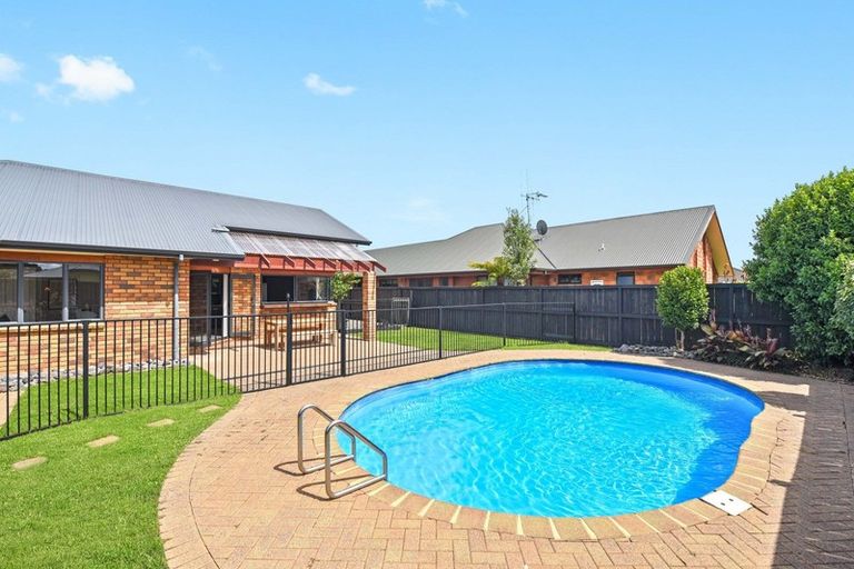 Photo of property in 12 Oldfield Court, Huntington, Hamilton, 3210