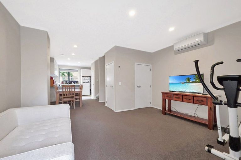 Photo of property in 4/89 Hobsonville Point Road, Hobsonville, Auckland, 0616