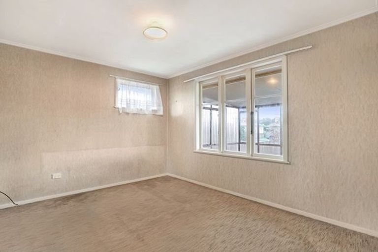 Photo of property in 25 Hill Crescent, Papakura, 2110