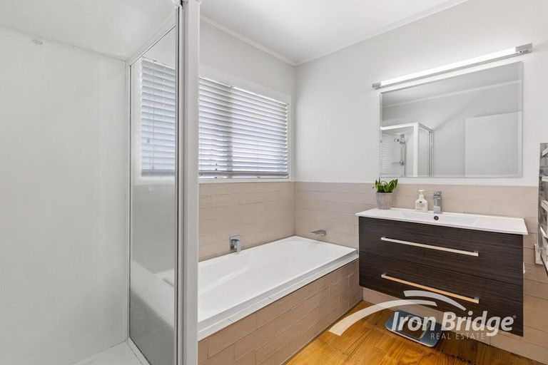 Photo of property in 24 Paragon Avenue, Beach Haven, Auckland, 0626