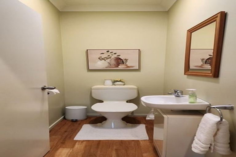 Photo of property in 73 Amesbury Drive, Churton Park, Wellington, 6037