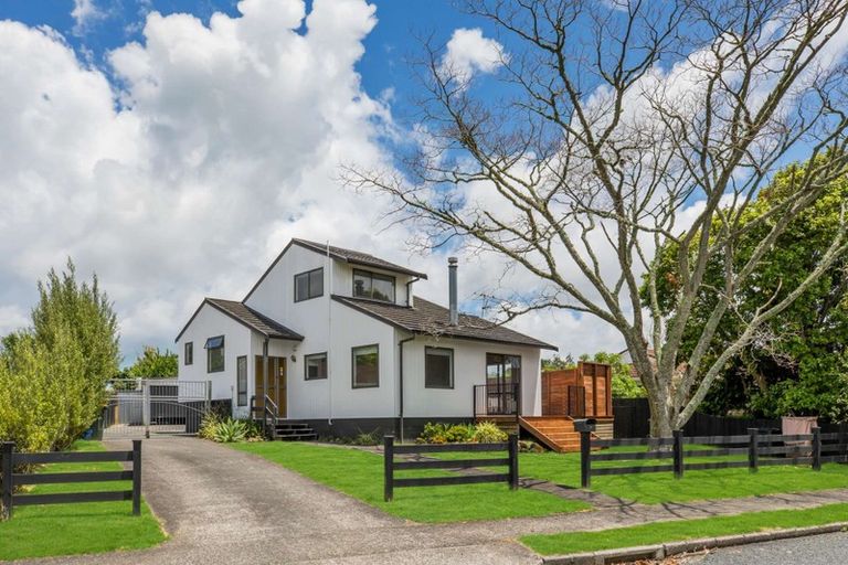 Photo of property in 4 Riverside Drive, Waiuku, 2123