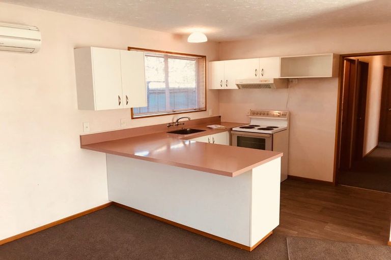 Photo of property in 2/42 Division Street, Riccarton, Christchurch, 8041