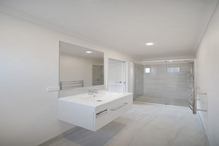 Photo of property in 5 Settlement Road, Papakura, 2110