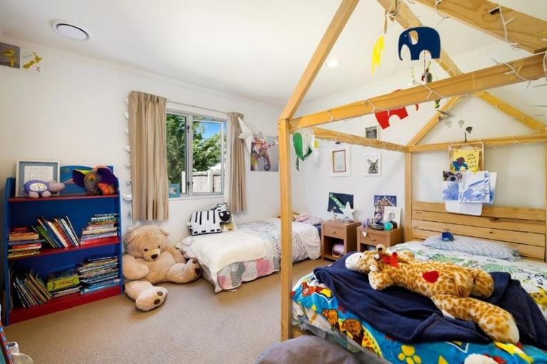 Photo of property in 1 Koru Way, Wanaka, 9305