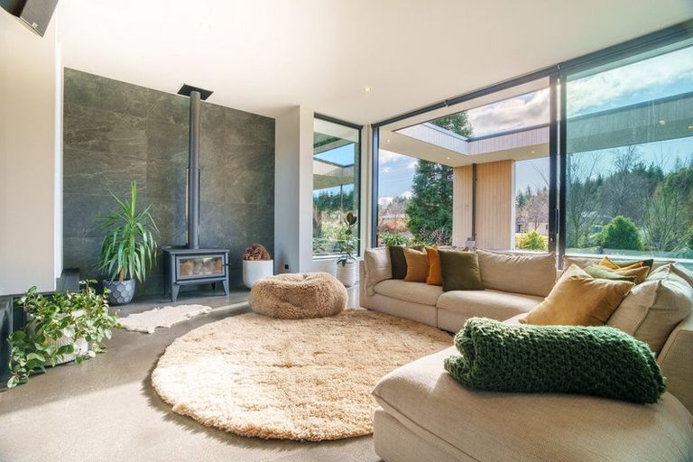 Photo of property in 1 Mcrae Rise, Wanaka, 9305