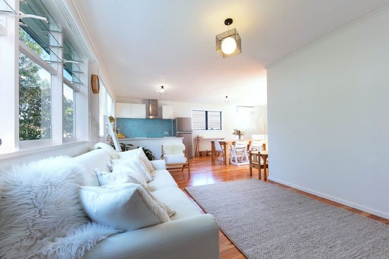 Photo of property in 22 Stottholm Road, Titirangi, Auckland, 0604