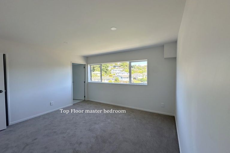 Photo of property in 15a Blenheim Street, Glenfield, Auckland, 0629