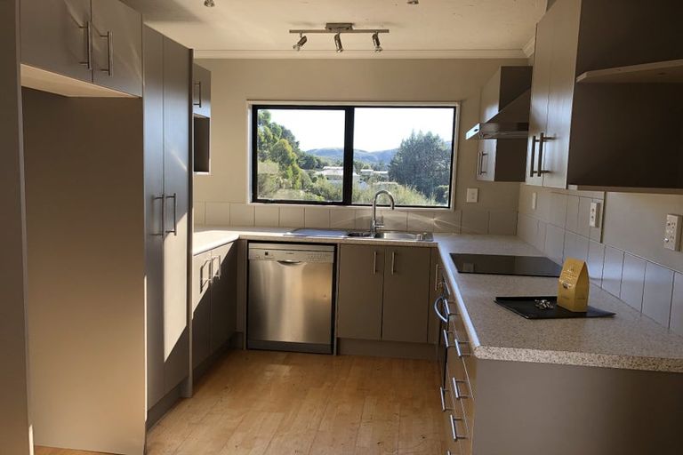 Photo of property in 15 Fenchurch Grove, Stokes Valley, Lower Hutt, 5019