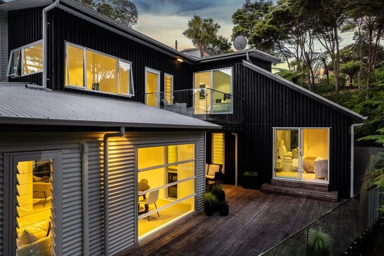 Photo of property in 13 Miha Road, Titirangi, Auckland, 0604