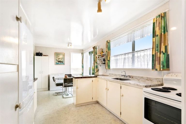 Photo of property in 39 Helena Street, Massey, Auckland, 0614