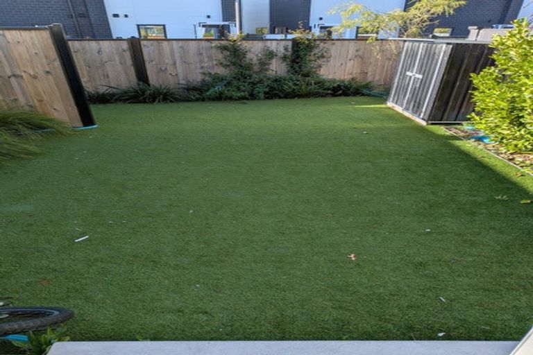 Photo of property in 2/5 Matata Place, Dallington, Christchurch, 8061