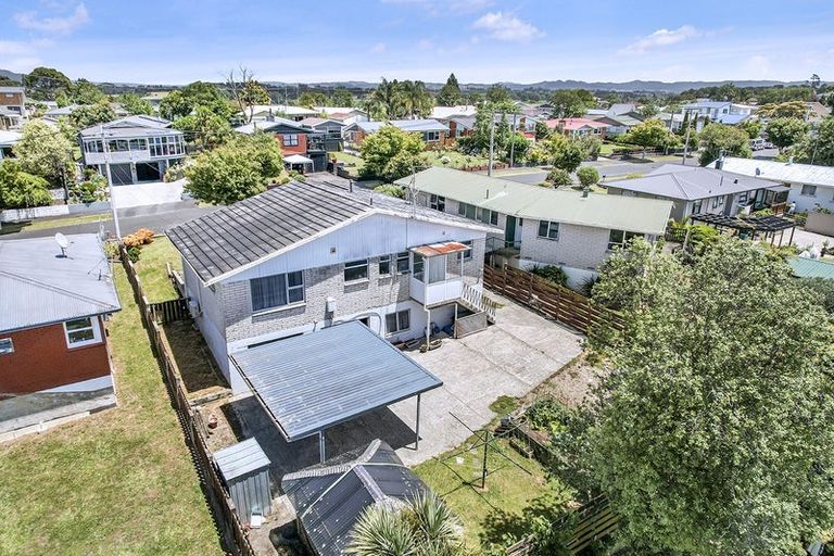 Photo of property in 10 Hamblyn Crescent, Nawton, Hamilton, 3200