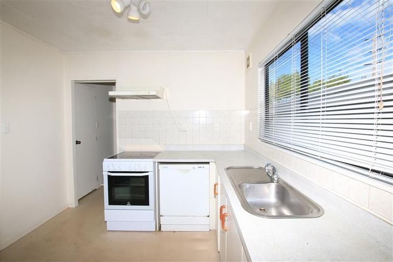 Photo of property in 1/107 Santiago Crescent, Unsworth Heights, Auckland, 0632