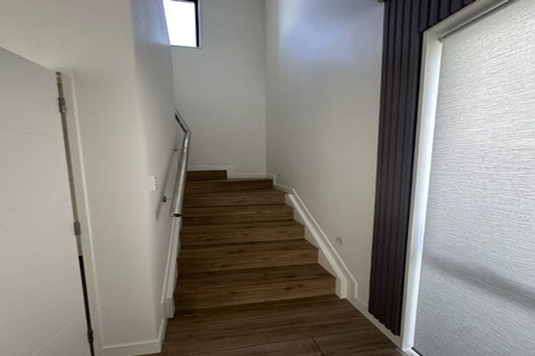 Photo of property in 17a Midgley Road, West Harbour, Auckland, 0618